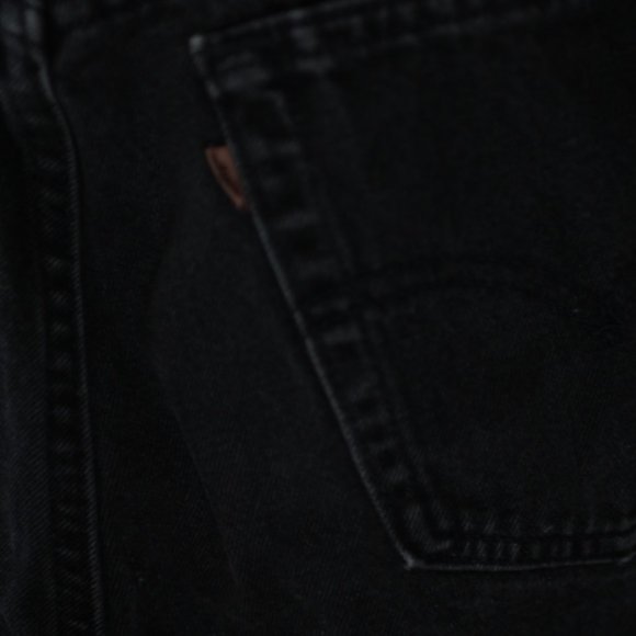 Loose Fit Black Levis - Picture 7 of 7